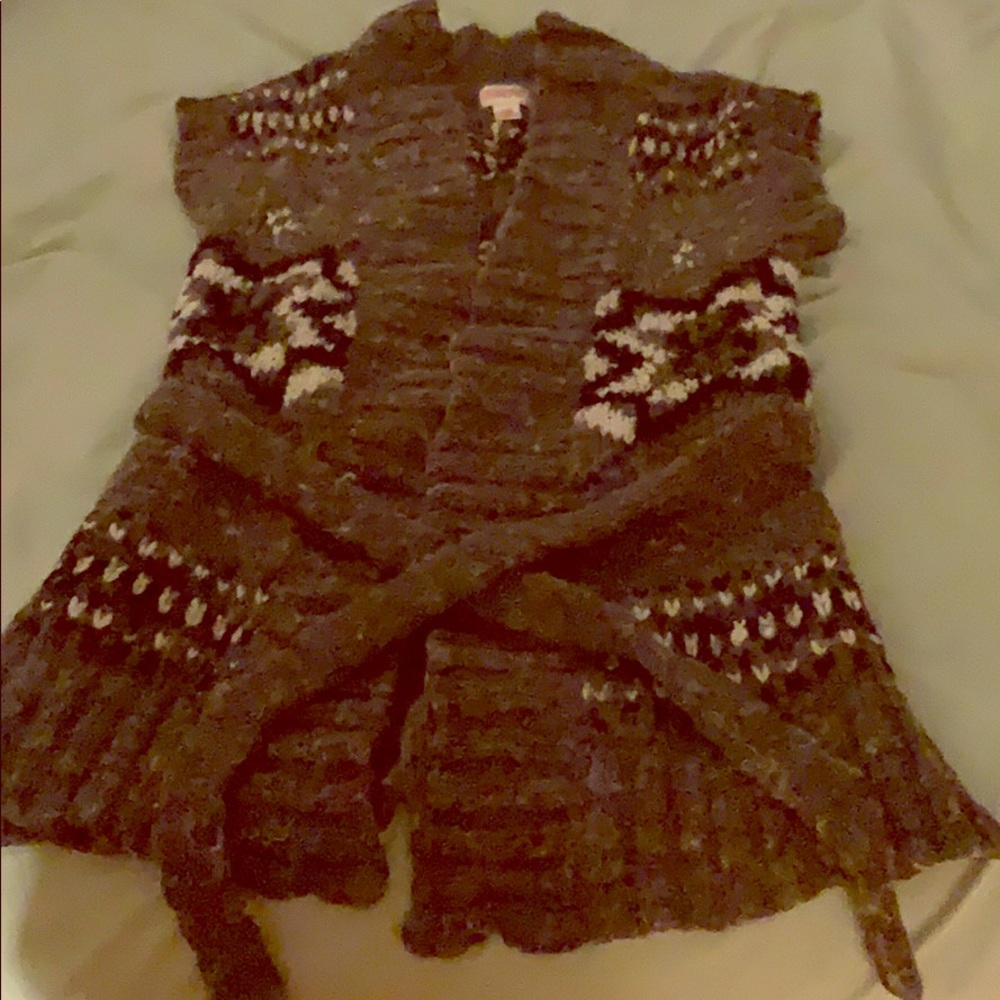 Patterned tie sweater